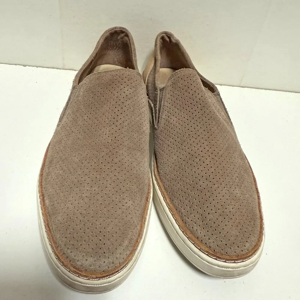 UGG women 10